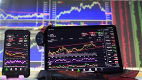 ▲面對川普總統重返白宮後接連祭出的關稅政策與國際議題震撼彈，新債券ETF助投資人穩中求勝。（示意圖／PIXABAY）