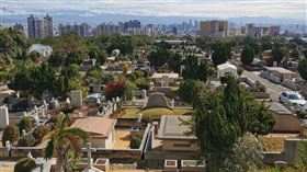 今年「清明節」是4月4日，於4月3日至6日為連續假期，「清明節」是國人慎終追遠，掃墓祭祖的重要節日（圖／楊登嵙提供）