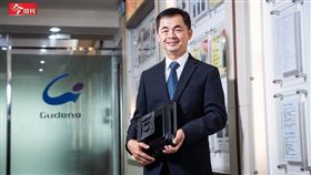 ▲家登一度面臨生死存亡，5年後竟獲利、營收雙創新高！原來是揪耐特及科嶠「打群架」，更從半導體跨足航太。（圖／今周刊）