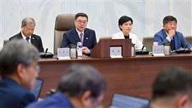 行政院長卓榮泰今(1)日主持臨時院會通過警察人事條例覆議案。（圖／行政院提供)