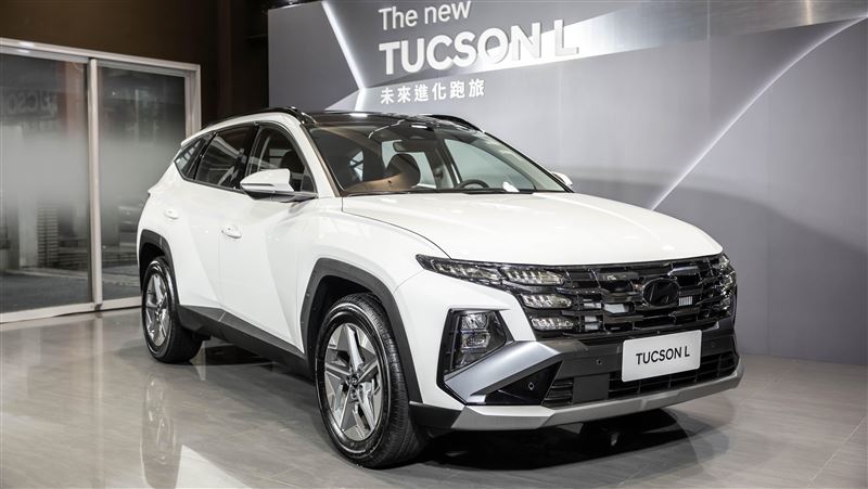 曲面數位座艙　熱銷休旅改款