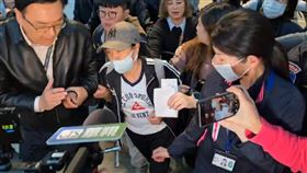 小微,武統,機場,中配,中國人（圖／翻攝畫面）