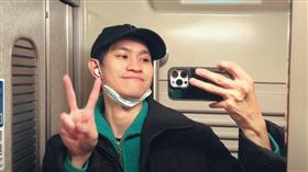 Andy老師回家見家人。（圖／翻攝自YouTube）