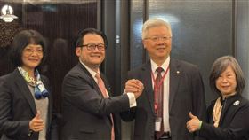 ▲台新金控與新光金控合併記者會，左起為新光金控總經理陳恩光、台新金控總經理林維俊。（圖／記者師瑞德攝影）