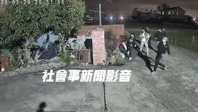 89討債沒做功課！砸雞蛋丟傳單才知找錯人（圖／翻攝社會事新聞影音）