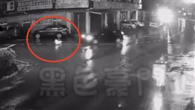 桃園,馬路,輾過,倒地（圖／翻攝自「黑色豪門企業」）