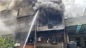 新北,鶯歌區,火警,母女,屋主,住宅,命危,急救▲圖片描述。（圖／翻攝畫面）