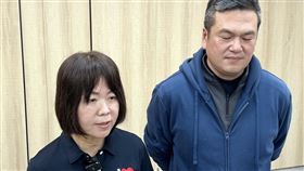 台東爆4學童遭老師凌虐 調查報告4月底出爐台東發生某幼兒園4名學生遭老師施暴受傷，台東縣政府教育處長蔡美瑤（左）2日表示，調查報告4月底出爐，如屬實將嚴懲，目前涉案2老師停職。中央社記者盧太城台東攝 114年4月2日