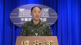 ▲國防部情次室次長謝日升中將2日說明最新共軍在台海軍演狀況。（圖／記者蘇晏男攝影）