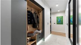 日本東京一名16歲女高中生加藤若香失蹤多日，被發現陳屍在衣櫃中。（示意圖／Pixabay）