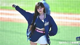 ▲中職36年新莊棒球場開幕戰，Fubon Angels韓籍成員李珠珢應援初登場。（圖／記者劉彥池攝影）