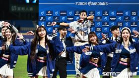 ▲中職36年新莊棒球場開幕戰，富邦悍將捕手戴培鋒拿下單場MVP。（圖／記者劉彥池攝影）