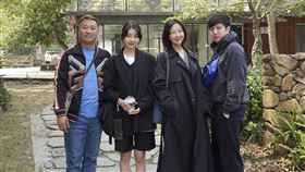 余皓然曬出全家福照，女兒韓菲仙氣逼人。（圖／翻攝自臉書）