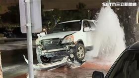 ▲酒駕,消防栓,自撞,噴泉,車禍,台中（圖／翻攝畫面）