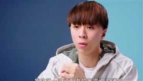 「台灣最強高中生」Ray登上美國版《GQ》。（圖／翻攝自Youtube）