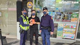 ▲QR CODE,車手,獎金,超商,店員,台中。（圖／翻攝畫面）