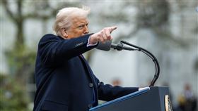 美國總統川普宣布將以國家為基礎課徵對等關稅，其他國家對美國徵多少稅，美國將回敬約一半的「折扣」關稅。（圖／翻攝自The White House）