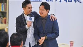 羅廷瑋說「我以我的家為榮，我以牛肉麵為榮」，講到這裡一度哽咽。（圖／截自羅廷瑋臉書）