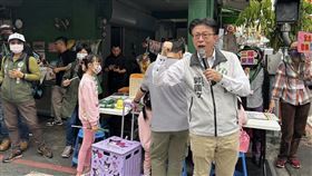民進黨立委郭國文說，台灣需要靠大罷免讓不適任立委下台，大罷免大成功，台灣加油！（圖／翻攝自郭國文臉書）