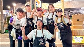 本週節目來到中壢夜市，挑戰販售鐵板牛排與雞排。（圖／三立提供）