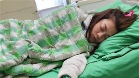 葉欣眉曬出病床照。（圖／翻攝自臉書）
