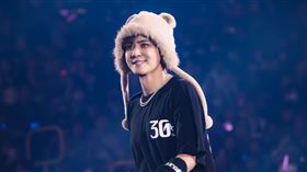 羅志祥的媽媽罹患阿茲海默重症。（圖／寬宏藝術X華納音樂提供）