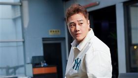 綠茶接受《三立新聞網》專訪。（圖／記者趙于瑩攝影）