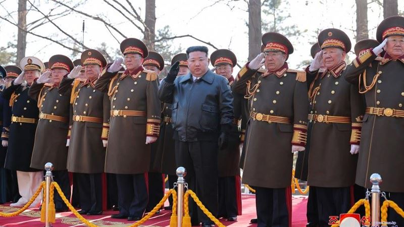 派兵支援俄！北韓2大學生偷酸遭批鬥流放