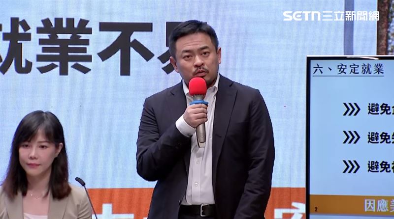 針對外界喊出「高溫假」的聲音,勞動部長洪申翰今(23日)也做出回應。(圖/翻攝畫面)