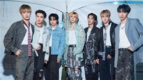 大甲媽祖之光演出，邀請（左起）子翔、哲言、佳辰、畢書盡、煥鈞、祖安、文廷。（圖／索尼音樂提供）