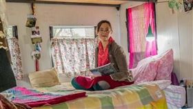 奈梅斯辭職過「0元生活」，最後一次花錢時是10年前。（翻攝IG@jolowimpact）