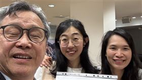 謝志偉透露，他已在柏林一個推展台灣文化的活動上，簽下了罷免案國民黨立委徐巧芯的連署書。（圖／翻攝自謝志偉臉書）