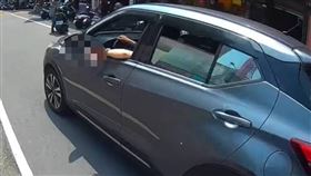 網友在「彰化人大小事」，PO出汽車違停畫面。（圖／翻攝彰化人大小事）