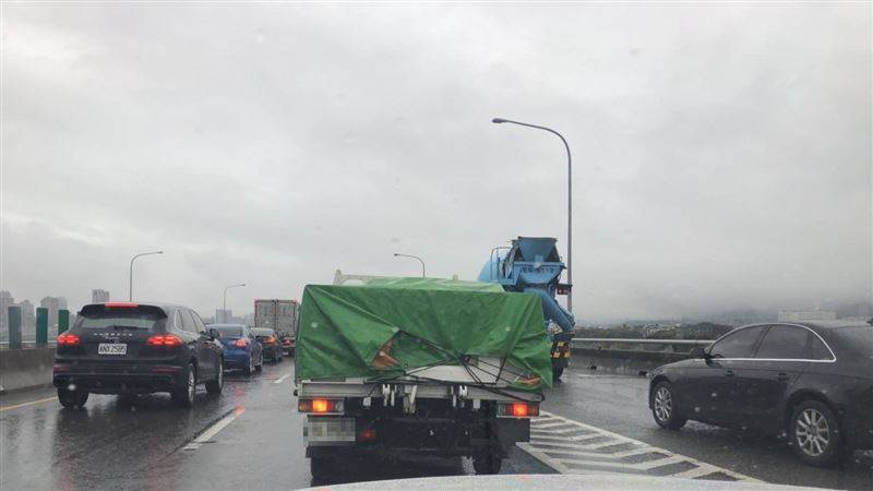 大量北返遇下雨！國道14路段塞車時間拉長