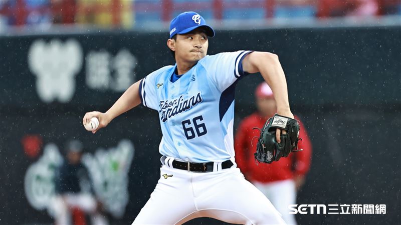 富邦悍將先發投手李東洺。(資料圖/記者劉彥池攝影)