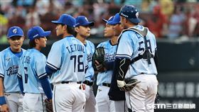 ▲中職36年，富邦悍將先發投手李東洺失4分退場。（圖／記者劉彥池攝影）