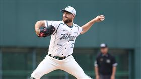 ▲台鋼雄鷹先發洋投艾速特。（圖／台鋼雄鷹提供） 