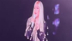 ▲張惠妹今晚在北京鳥巢首唱。（圖／翻攝自微博 @聯播文藝）