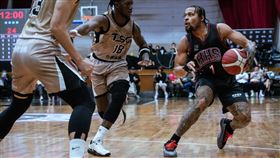 ▲高雄鋼鐵人洋將艾賽亞轟下45分刷新個人單場得分新高，不過球隊最終在延長賽不敵獵鷹。（圖／高雄鋼鐵人提供） 