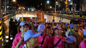 彰警「這樣做」　大甲媽順利過民生地下道