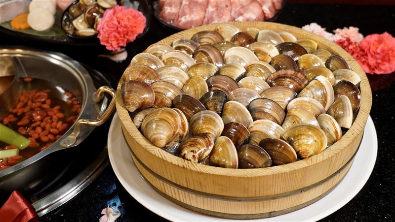 名字有「馬辣慶」大蛤、天使紅蝦吃到飽