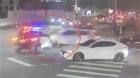 警車衝現場途中遭撞！台中女辯：視線被擋