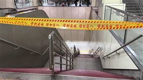 台北捷運,板橋府中站,台大女,落軌,已婚,月台門。（圖／三立新聞）