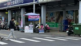 南投連署艱困，罷免馬文君宣傳車，遭逼車、謾罵，司機解約(圖/翻攝自許美華臉書)