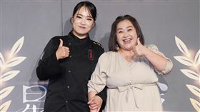 鄭智善（左）與鍾欣凌合作節目（圖／記者趙于瑩攝）