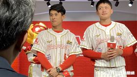 ▲味全龍吳東融回顧與學長林智勝的相處時光。（圖／記者張沛嘉攝影）