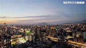 房市,夜景,俯瞰,台北。（圖／記者陳韋帆攝影）