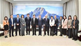 行政院長卓榮泰今(7)日與立法院朝野黨團代表共同針對美國關稅政策議題會商。（圖／行政院提供)