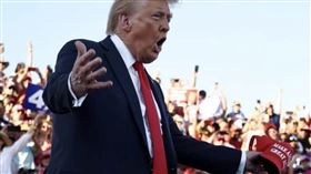 ▲川普在自家社群平台Truth Social轉發共和黨人替他羅列的不到百日政績，居然有通膨歸零 。（圖／翻攝自川普Truth Social）