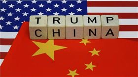 川普7日又揚言，如果中國8日前不撤銷報復性關稅，他將再對中國加徵50%關稅，使稅率總額上看104%，並終止與中國的所有談判。（圖／達志／美聯社）